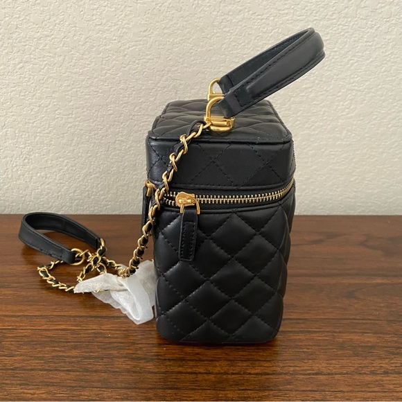 Black Quilted Small Vanity Case Box Bag w/ Chain Top Handle Crossbody S3 - Picture 2 of 10